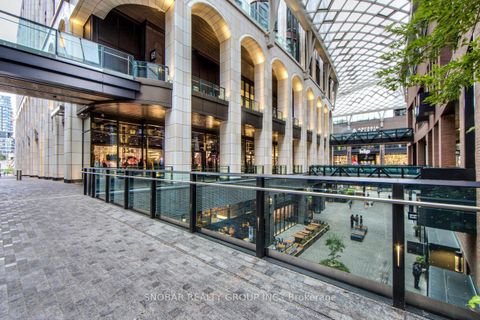 Photo 3 at 814 - 470 Front Street W, Waterfront Communities C1, Toronto