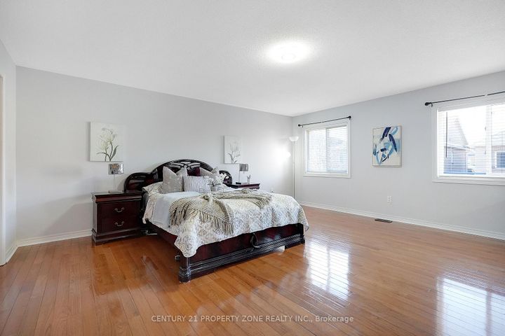 Photo 14 at 43 Alice Springs Crescent, Credit Valley, Brampton