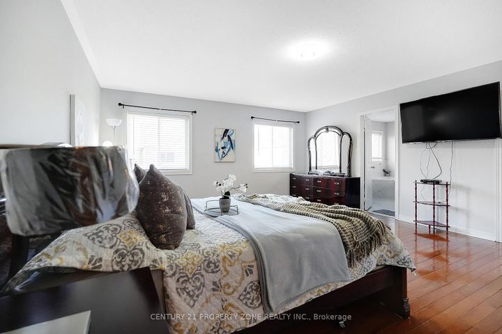 Photo 15 at 43 Alice Springs Crescent, Credit Valley, Brampton