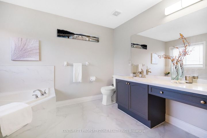 Photo 16 at 43 Alice Springs Crescent, Credit Valley, Brampton