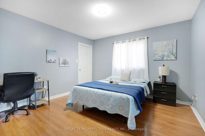 Photo 25 at 43 Alice Springs Crescent, Credit Valley, Brampton