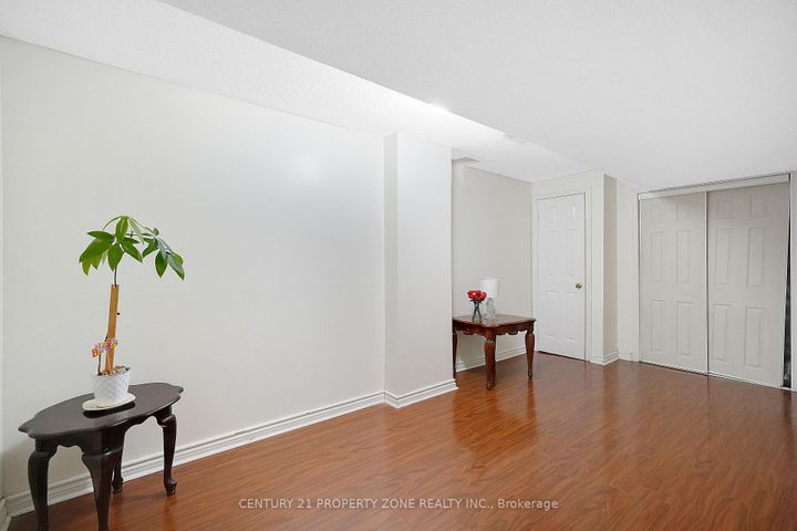 Photo 30 at 43 Alice Springs Crescent, Credit Valley, Brampton