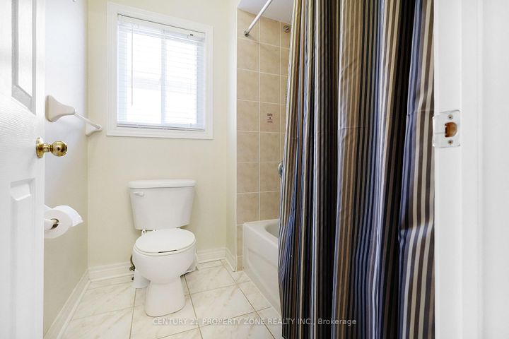 Photo 35 at 43 Alice Springs Crescent, Credit Valley, Brampton