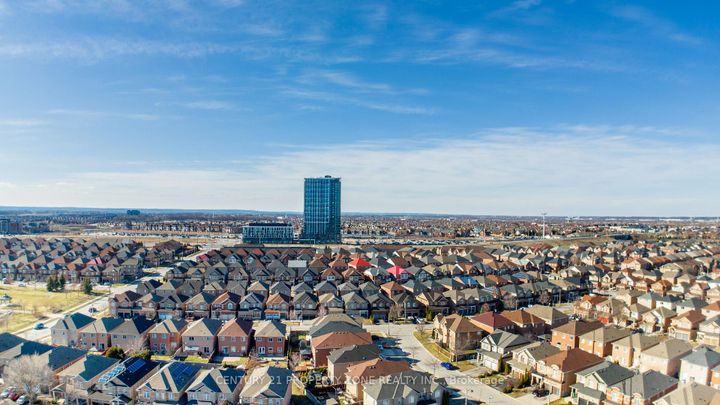 Photo 38 at 43 Alice Springs Crescent, Credit Valley, Brampton