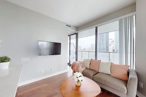 Photo 9 at 1910 - 57 St  Joseph Street, Bay Street Corridor, Toronto