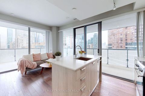 Photo 13 at 1910 - 57 St  Joseph Street, Bay Street Corridor, Toronto