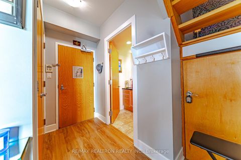 Photo 1 at LRG 7 - 7 Lorraine Drive, Willowdale West, Toronto