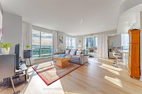 Photo 2 at LRG 7 - 7 Lorraine Drive, Willowdale West, Toronto