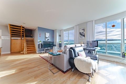 Photo 8 at LRG 7 - 7 Lorraine Drive, Willowdale West, Toronto