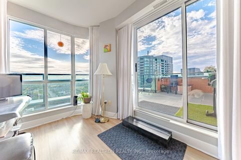 Photo 12 at LRG 7 - 7 Lorraine Drive, Willowdale West, Toronto