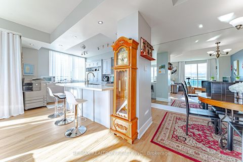 Photo 13 at LRG 7 - 7 Lorraine Drive, Willowdale West, Toronto