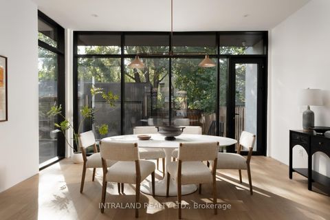 Photo 13 at 741 Richmond Street W, Niagara, Toronto