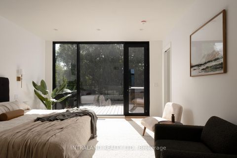 Photo 21 at 741 Richmond Street W, Niagara, Toronto