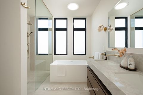 Photo 25 at 741 Richmond Street W, Niagara, Toronto