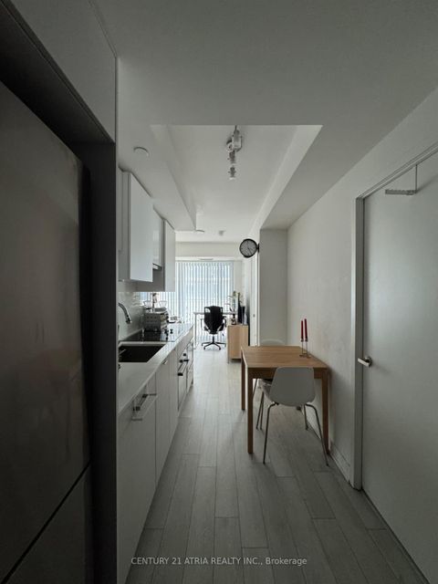 Photo 3 at 1708 - 99 Broadway Avenue, Mount Pleasant West, Toronto