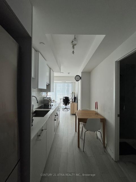 Photo 4 at 1708 - 99 Broadway Avenue, Mount Pleasant West, Toronto