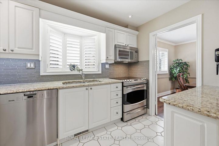 Photo 9 at 2192 Ireland Drive, Mountainside, Burlington