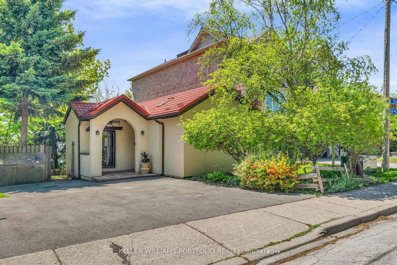 42 Forty First Street, Long Branch, Toronto by Loree Meneguzzi Real Estate 42 Forty First Street, Long Branch, Toronto