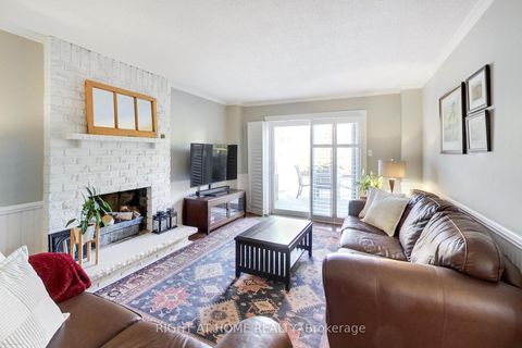 Photo 11 at 885 Dales Avenue, College Manor, Newmarket