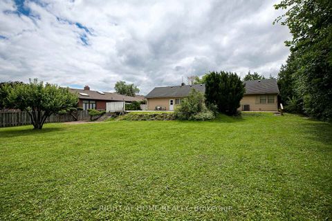 Photo 4 at 46 Roosevelt Drive, South Richvale, Richmond Hill