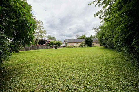 Photo 5 at 46 Roosevelt Drive, South Richvale, Richmond Hill