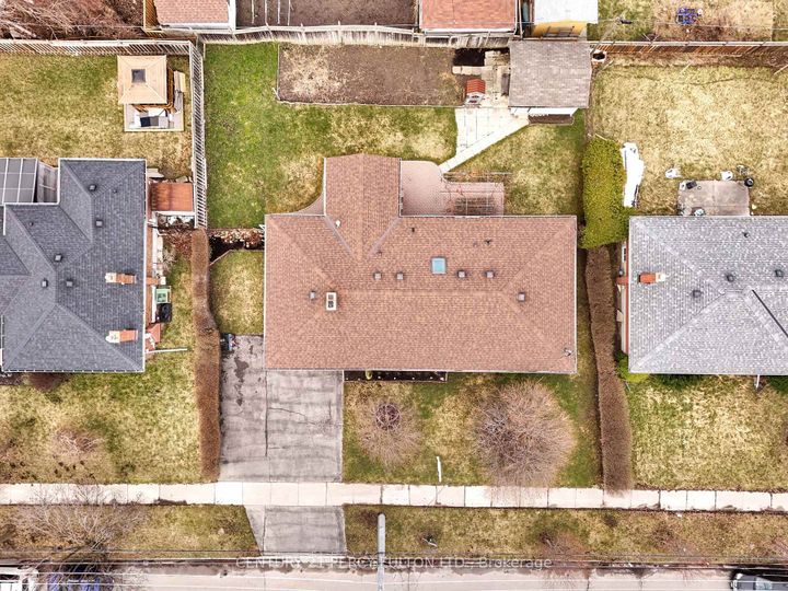 Photo 3 at 2553 Stillmeadow Road, Cooksville, Mississauga