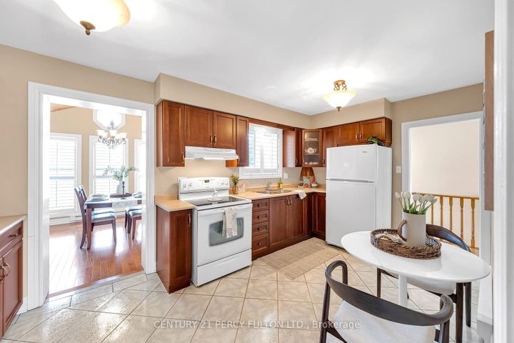 Photo 12 at 2553 Stillmeadow Road, Cooksville, Mississauga