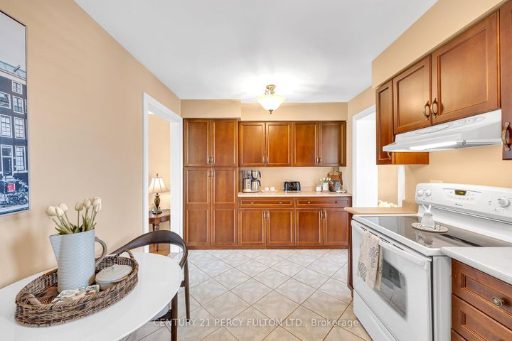 Photo 13 at 2553 Stillmeadow Road, Cooksville, Mississauga