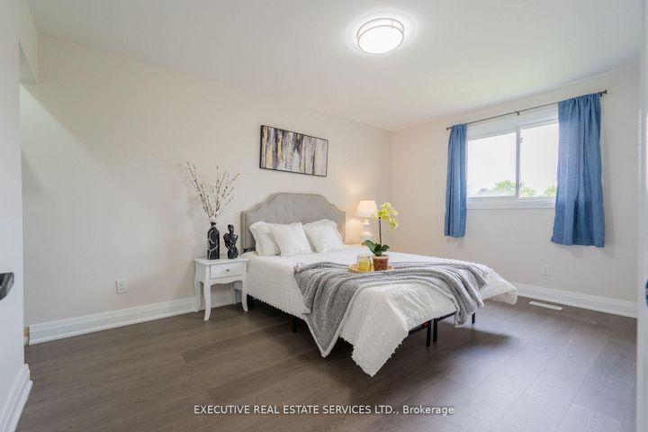 Photo 12 at 36 Blueridge Square, Heart Lake West, Brampton