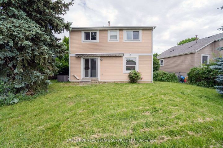 Photo 18 at 36 Blueridge Square, Heart Lake West, Brampton