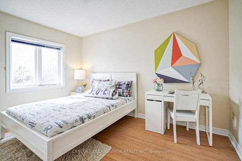 Photo 27 at 17 Monaco Crescent, Rouge Woods, Richmond Hill