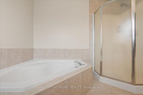 Photo 10 at 7 Michael Crescent, East Bayfield, Barrie