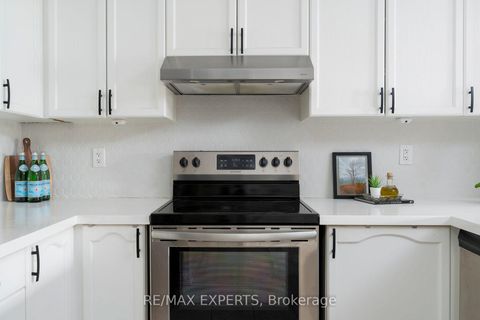 Photo 5 at 212 - 8026 Kipling Avenue, West Woodbridge, Vaughan