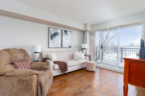 Photo 10 at 212 - 8026 Kipling Avenue, West Woodbridge, Vaughan