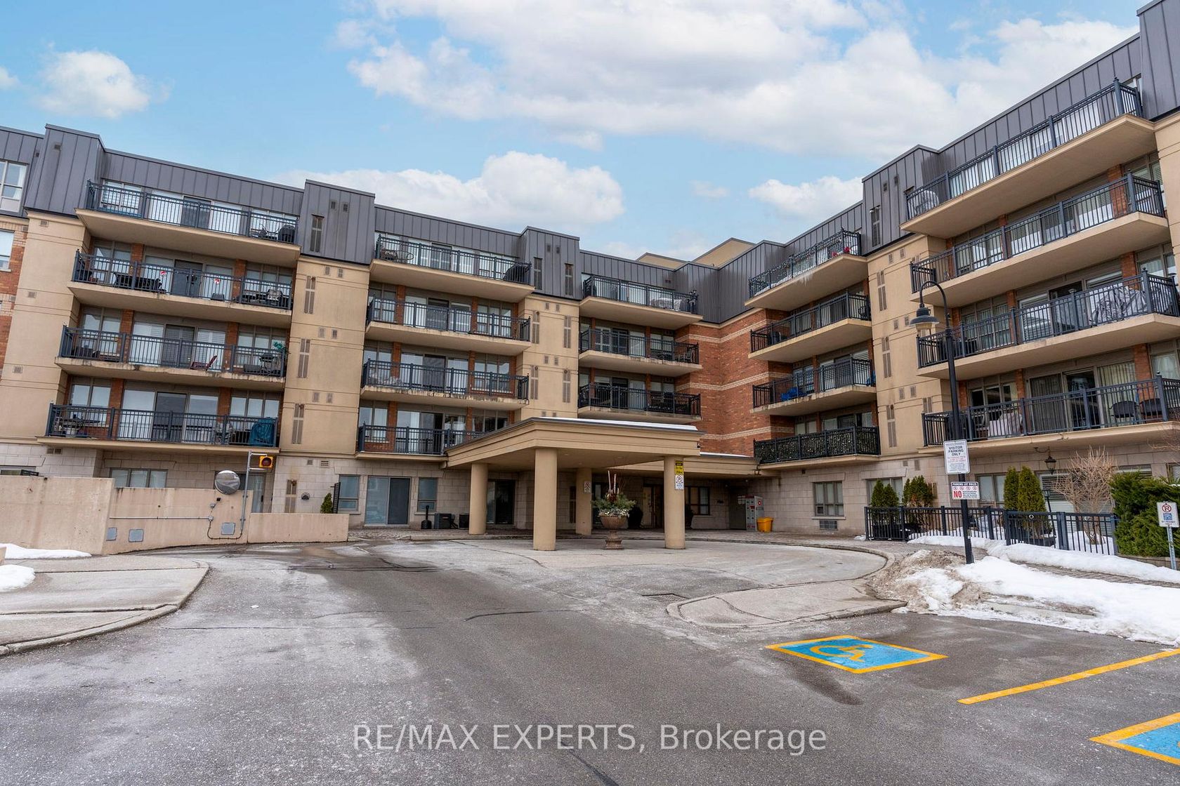 212 - 8026 Kipling Avenue, West Woodbridge, Vaughan 