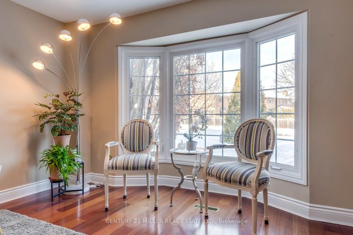 Photo 6 at 1149 Windrush Drive, GA Glen Abbey, Oakville