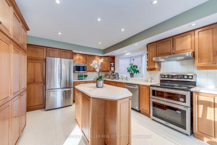 Photo 14 at 1149 Windrush Drive, GA Glen Abbey, Oakville