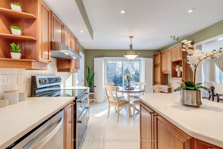 Photo 17 at 1149 Windrush Drive, GA Glen Abbey, Oakville