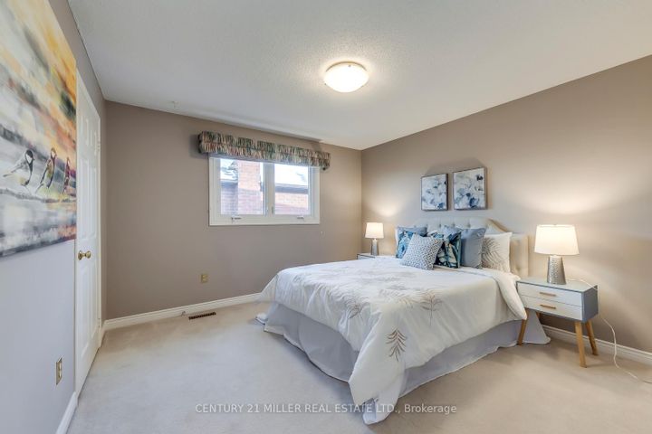 Photo 30 at 1149 Windrush Drive, GA Glen Abbey, Oakville