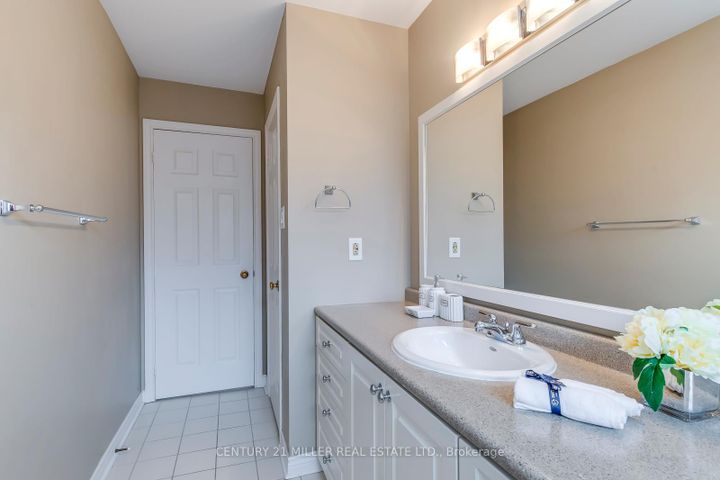 Photo 34 at 1149 Windrush Drive, GA Glen Abbey, Oakville