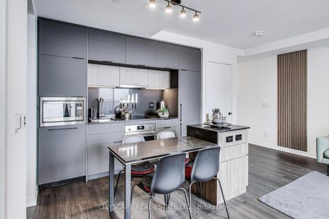 Photo 10 at 1210 - 185 Alberta Avenue, Oakwood Village, Toronto