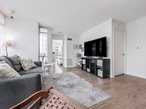 Photo 5 at 906 - 11 Brunel Court, Waterfront Communities C1, Toronto