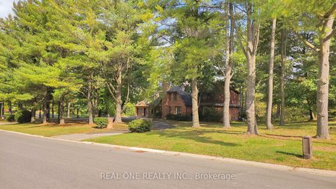 Photo 2 at 465 Woodland Acres Crescent, Rural Vaughan, Vaughan