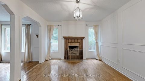 Photo 16 at 465 Woodland Acres Crescent, Rural Vaughan, Vaughan