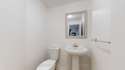 Photo 18 at 465 Woodland Acres Crescent, Rural Vaughan, Vaughan