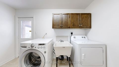 Photo 19 at 465 Woodland Acres Crescent, Rural Vaughan, Vaughan