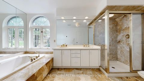 Photo 26 at 465 Woodland Acres Crescent, Rural Vaughan, Vaughan