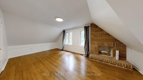 Photo 32 at 465 Woodland Acres Crescent, Rural Vaughan, Vaughan