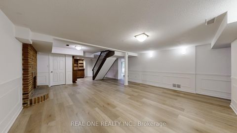 Photo 36 at 465 Woodland Acres Crescent, Rural Vaughan, Vaughan