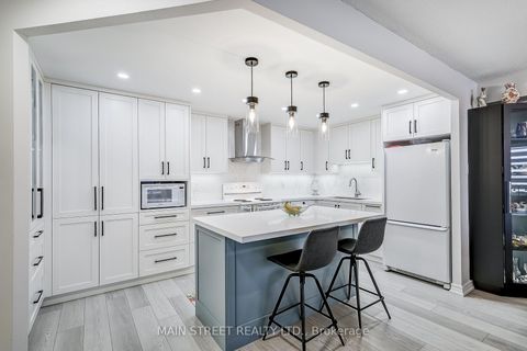 Photo 4 at 506 - 250 Davis Drive, Central Newmarket, Newmarket